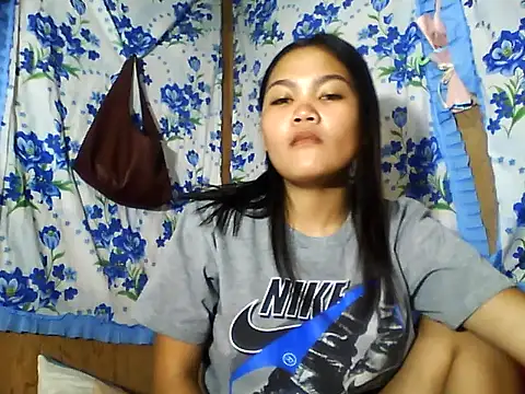 Snapshot of PinaySkinnyJust18 chatting on June 21, 10:04 pm PinaySkinnyJust18 online show from June 21, 10:04 pm