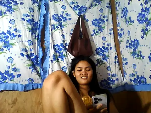 Snapshot of PinaySkinnyJust18 chatting on June 27, 12:22 pm PinaySkinnyJust18 online show from June 27, 12:22 pm