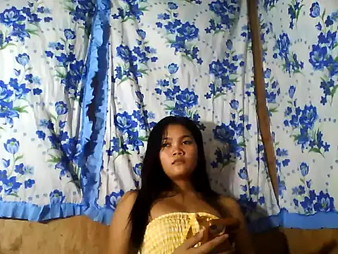 Snapshot of PinaySkinnyJust18 chatting on July 4, 10:14 pm PinaySkinnyJust18 online show from July 4, 10:14 pm