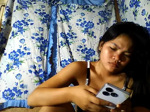 Snapshot of PinaySkinnyJust18 chatting on July 8, 9:59 pm PinaySkinnyJust18 online show from July 8, 9:59 pm