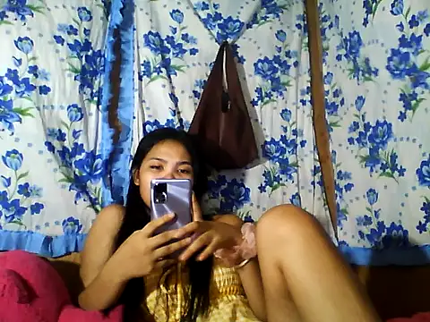 Snapshot of PinaySkinnyJust18 chatting on June 28, 4:30 am PinaySkinnyJust18 online show from June 28, 4:30 am
