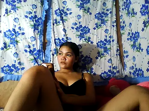 Snapshot of PinaySkinnyJust18 chatting on July 8, 5:52 am PinaySkinnyJust18 online show from July 8, 5:52 am