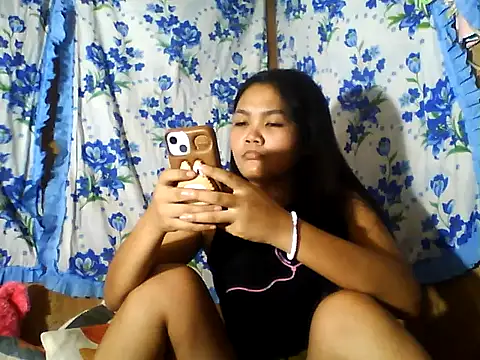 Snapshot of PinaySkinnyJust18 chatting on June 29, 10:20 pm PinaySkinnyJust18 online show from June 29, 10:20 pm