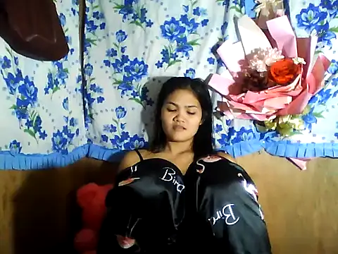 PinaySkinnyJust18 online show from May 23, 7:13 pm