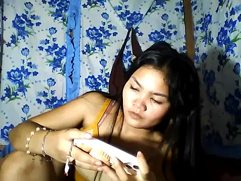 PinaySkinnyJust18 online show from May 2, 10:42 am