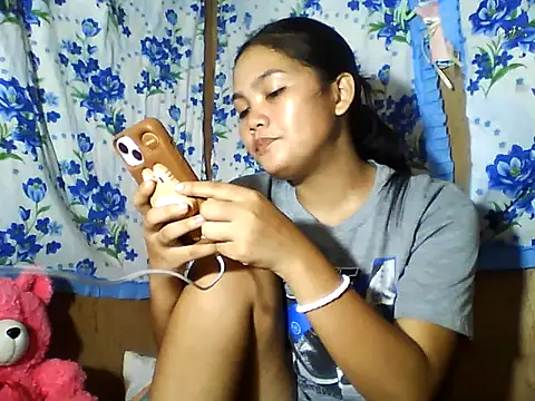 Snapshot of PinaySkinnyJust18 chatting on June 21, 9:59 am PinaySkinnyJust18 online show from June 21, 9:59 am
