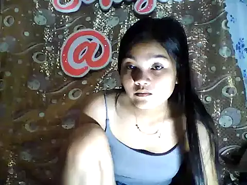 Snapshot of PinaySkinnyJust18 chatting on February 13, 10:21 pm PinaySkinnyJust18 online show from February 13, 10:21 pm