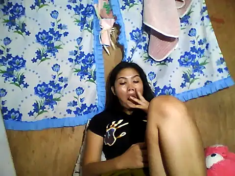 Snapshot of PinaySkinnyJust18 chatting on June 9, 9:54 am PinaySkinnyJust18 online show from June 9, 9:54 am