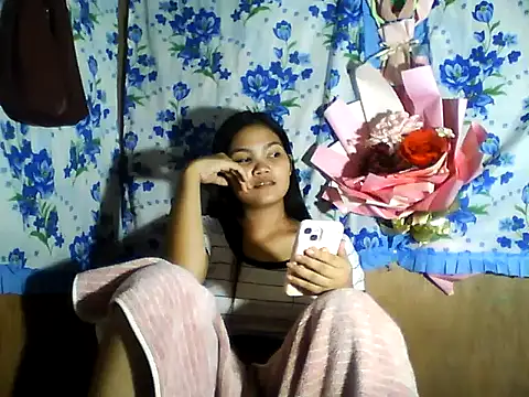 PinaySkinnyJust18 online show from May 22, 12:47 pm