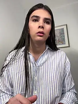 Lily WellGifted online show from February 5, 8:10 am