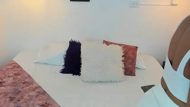 Snapshot of annarosse_ chatting on July 12, 12:06 pm annarosse online show from July 12, 12:06 pm