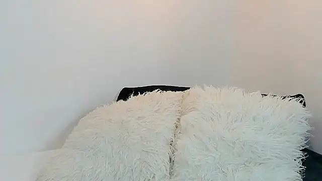 annarosse  online show from April 2, 12:01 pm