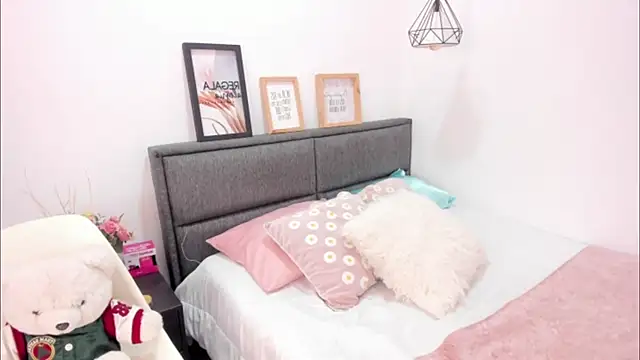 annarosse  online show from February 16, 12:04 pm