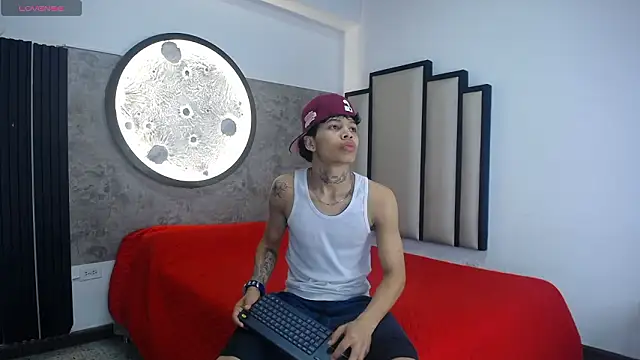 Snapshot of Dogan_Renzo0 chatting on February 5, 9:16 am Dogan Renzo0 online show from February 5, 9:16 am
