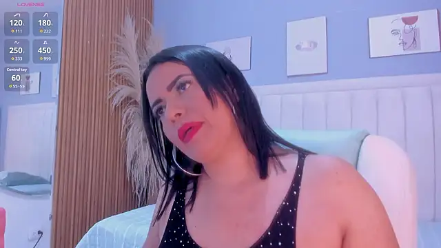 Snapshot of helen_jonesx chatting on February 8, 12:14 pm helen jonesx online show from February 8, 12:14 pm