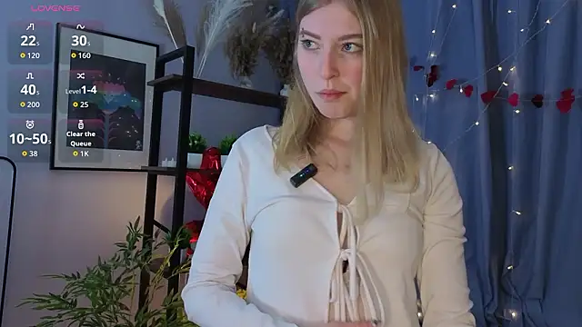 LanaRoxxy online show from March 11, 12:32 pm