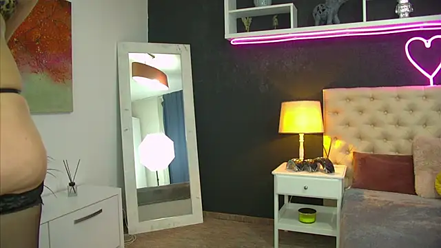 TaniaKaverina online show from April 22, 5:25 am