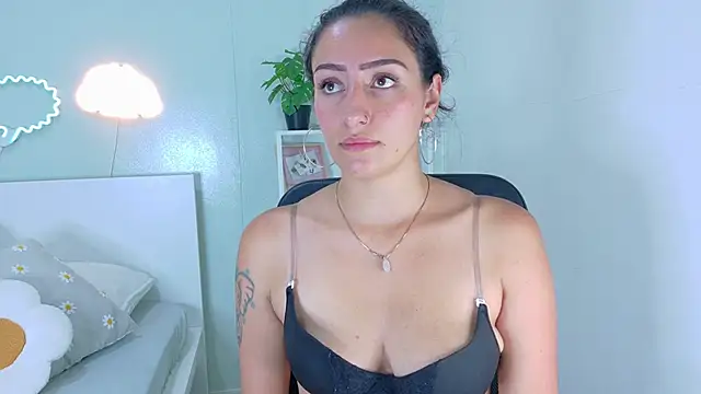 AmmyRouse   online show from February 18, 11:17 am