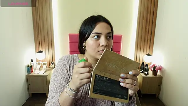 IvonneRoss  online show from March 30, 11:55 am