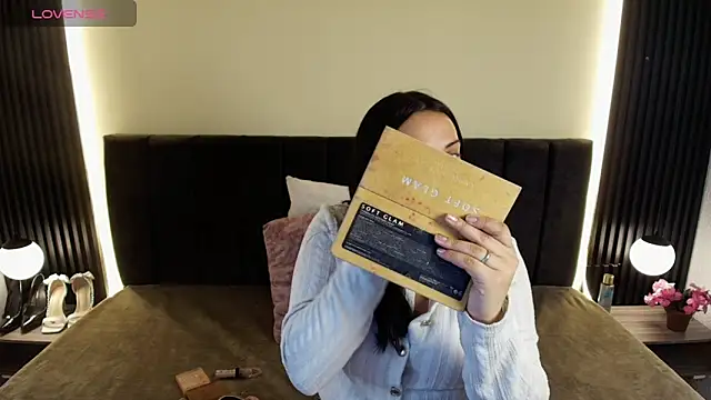 IvonneRoss  online show from March 12, 11:58 am