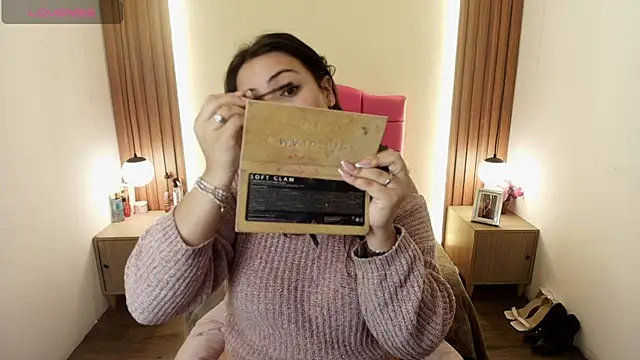 IvonneRoss  online show from April 13, 11:58 am