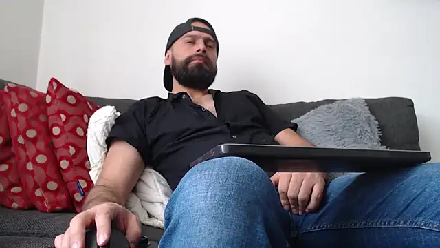 Snapshot of SpermsBank chatting on October 29, 5:01 pm SpermsBank online show from October 29, 5:01 pm