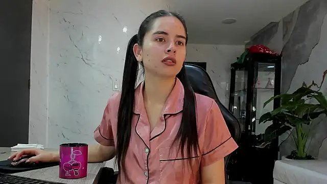 Qetsyah tf online show from March 27, 1:23 pm