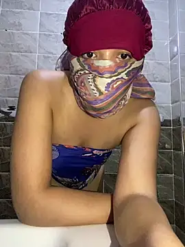 Snapshot of Rabab_Queen chatting on April 21, 1:42 am Rabab Queen online show from April 21, 1:42 am
