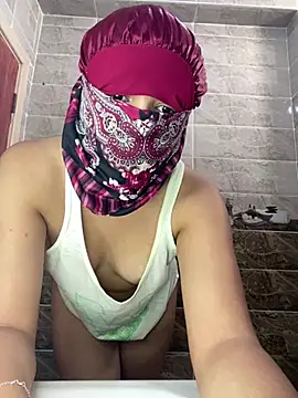 Snapshot of Rabab_Queen chatting on May 11, 11:33 am Rabab Queen online show from May 11, 11:33 am