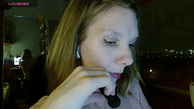 Daisy Lovely online show from March 21, 5:06 pm