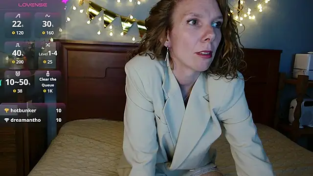 Daisy Lovely online show from June 3, 4:13 am