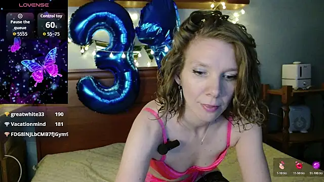 Daisy Lovely online show from February 25, 4:34 am