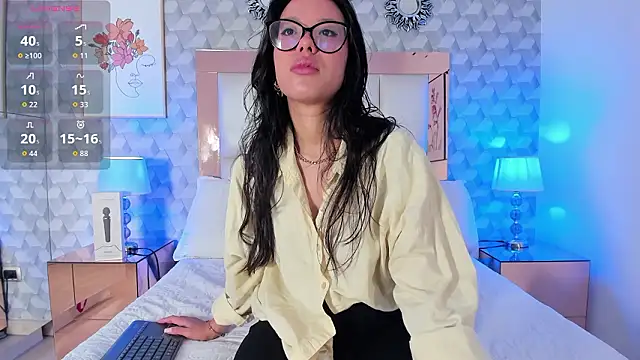 Snapshot of Rose_Allure chatting on February 23, 11:33 am Rose Allure online show from February 23, 11:33 am