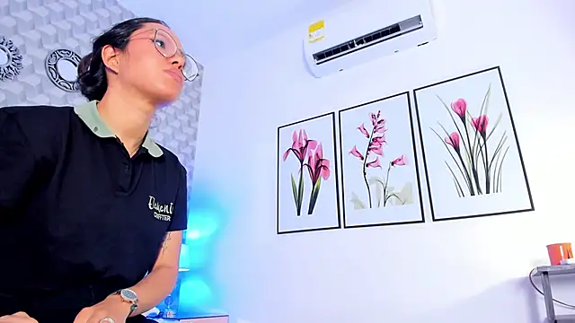 Snapshot of Rose_Allure chatting on January 31, 7:12 pm Rose Allure online show from January 31, 7:12 pm