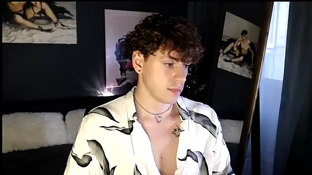 Snapshot of TylerGibson chatting on July 16, 4:48 pm TylerGibson online show from July 16, 4:48 pm