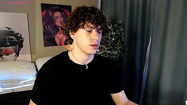 Snapshot of TylerGibson chatting on June 5, 6:07 am TylerGibson online show from June 5, 6:07 am