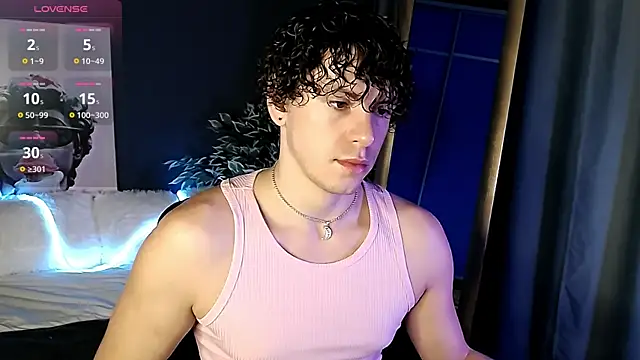 Snapshot of TylerGibson chatting on June 16, 3:28 am TylerGibson online show from June 16, 3:28 am