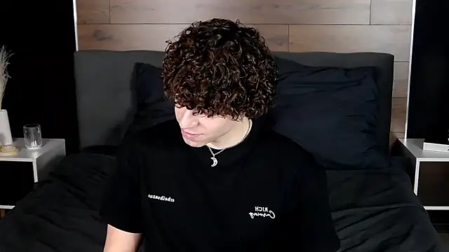 TylerGibson online show from February 6, 4:14 pm