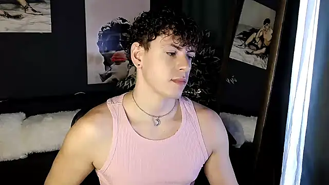 Snapshot of TylerGibson chatting on July 3, 10:11 am TylerGibson online show from July 3, 10:11 am