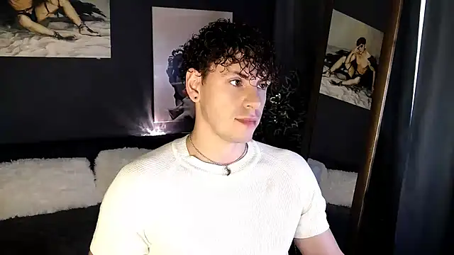 Snapshot of TylerGibson chatting on July 16, 4:42 am TylerGibson online show from July 16, 4:42 am
