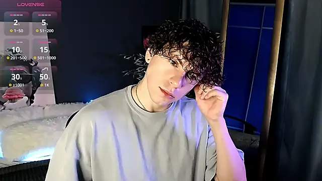 Snapshot of TylerGibson chatting on June 17, 3:28 am TylerGibson online show from June 17, 3:28 am