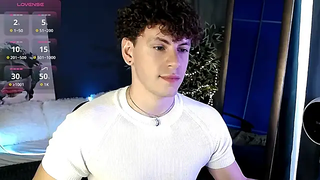 Snapshot of TylerGibson chatting on June 18, 2:55 pm TylerGibson online show from June 18, 2:55 pm