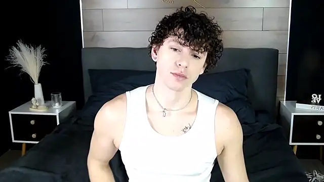 TylerGibson online show from February 6, 4:08 am