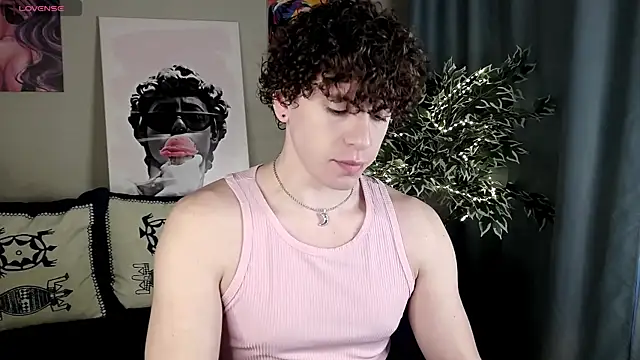 TylerGibson online show from April 18, 3:20 am