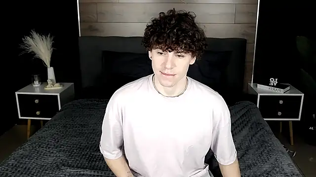 TylerGibson online show from February 19, 3:14 am