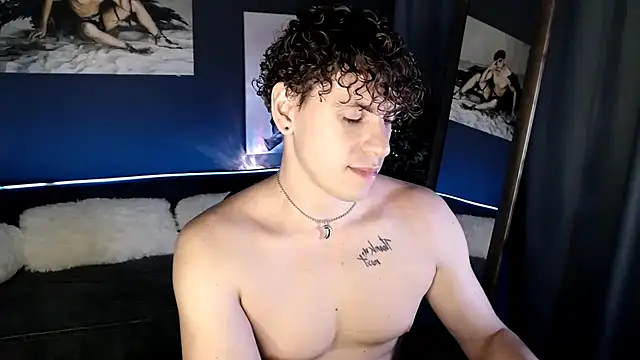 Snapshot of TylerGibson chatting on July 18, 7:22 pm TylerGibson online show from July 18, 7:22 pm