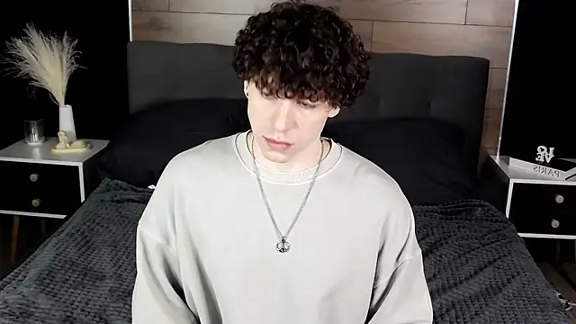 TylerGibson online show from February 25, 4:12 am