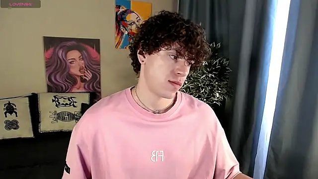 TylerGibson online show from May 6, 3:54 am