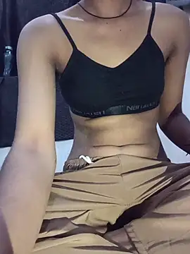 Snapshot of muskan-143 chatting on February 24, 12:00 am muskan-143 online show from February 24, 12:00 am