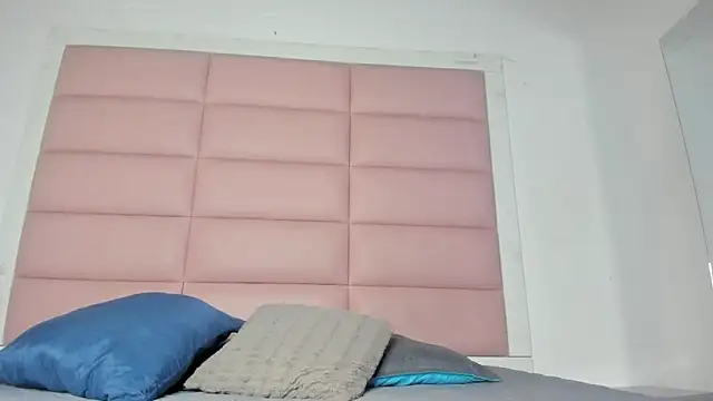 Catalinna 03 online show from April 7, 12:07 pm